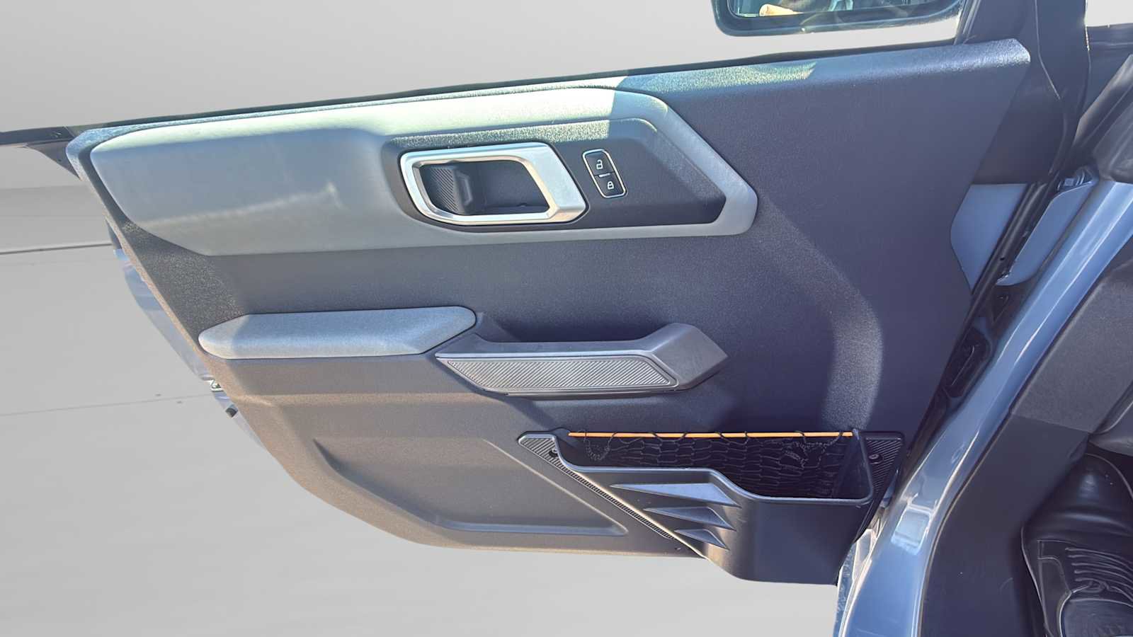 Used 2023 Ford Bronco Badlands image 14