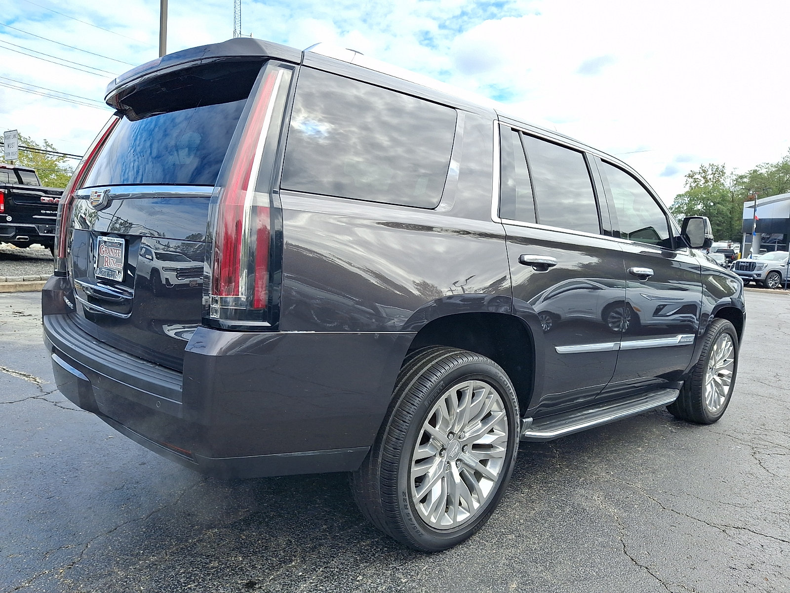 Used 2016 Cadillac Escalade Luxury AWD/4WD image 6