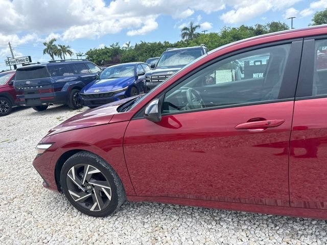 Used 2025 Hyundai Elantra Sport FWD image 10