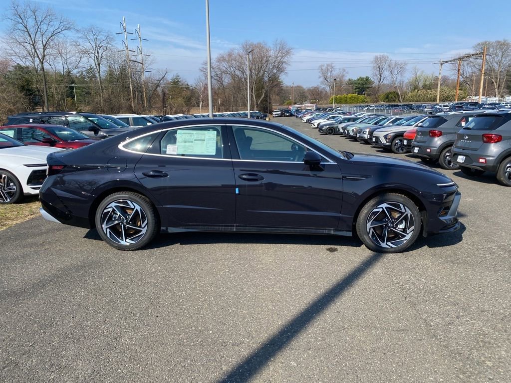 New 2026 Hyundai Sonata SEL FWD image 3