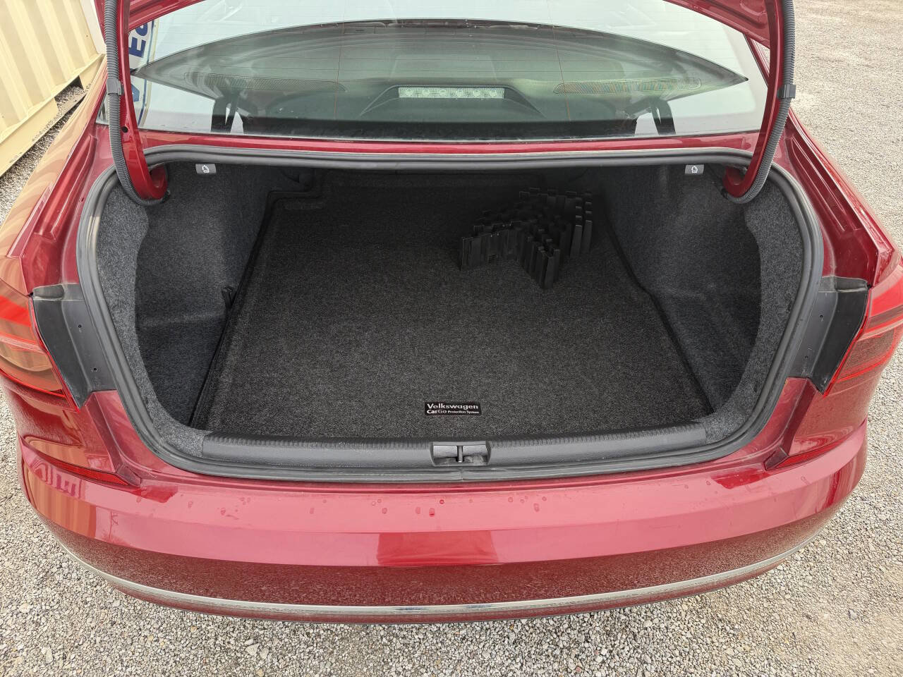 Used 2017 Volkswagen Passat 1.8T SE image 6