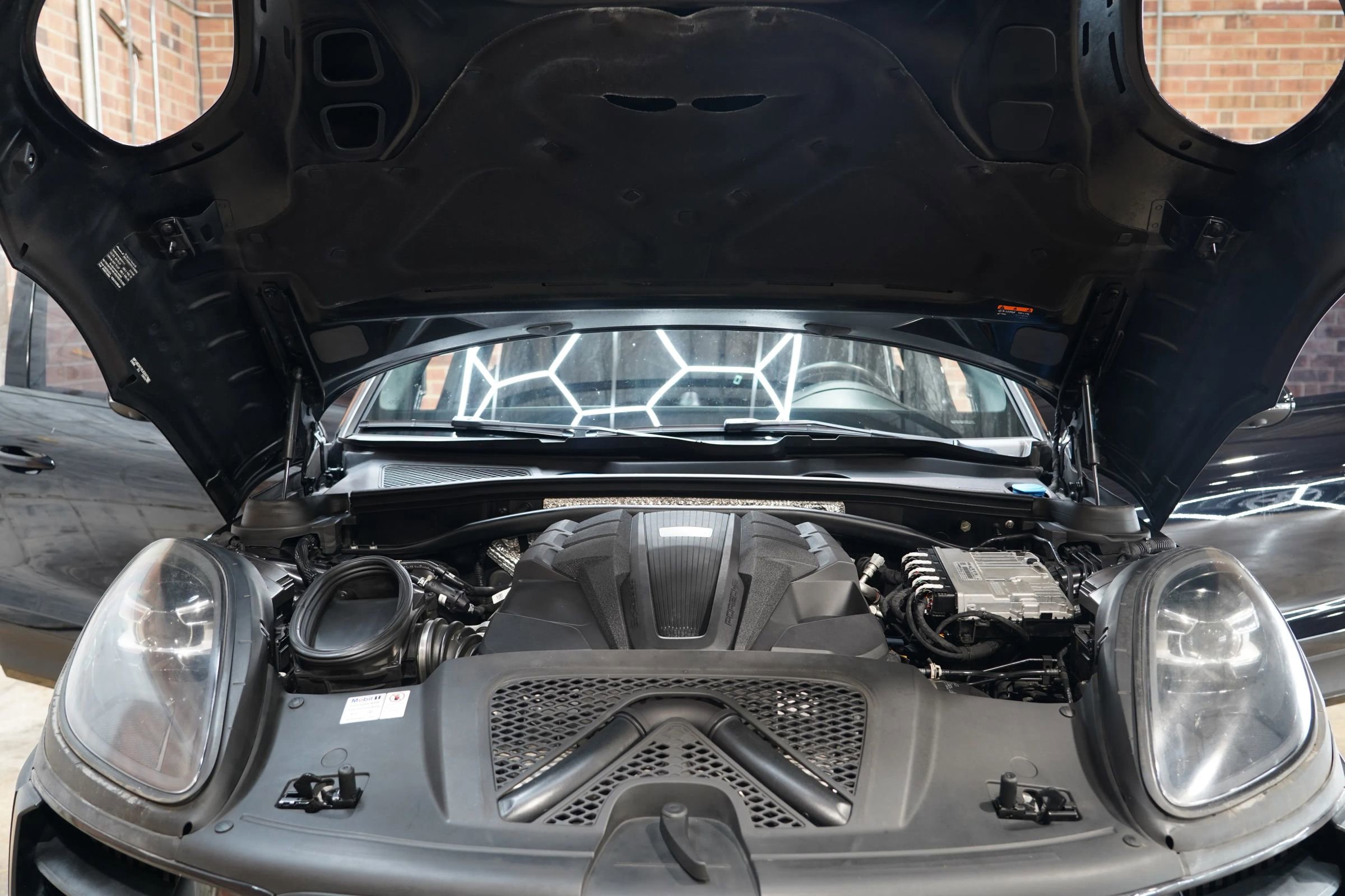 Used 2019 Porsche Macan S image 32