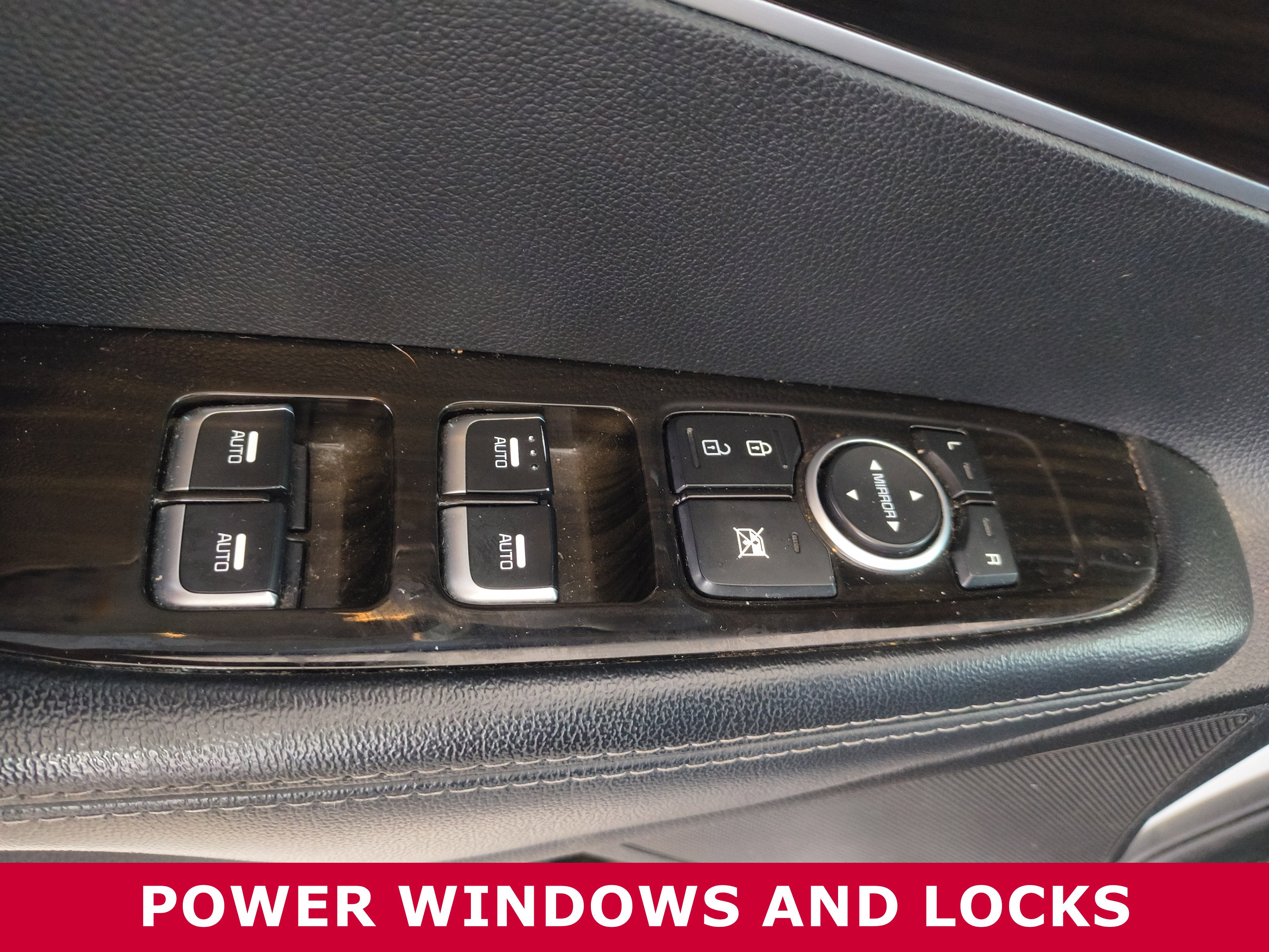 Used 2020 Kia Sorento LX image 9