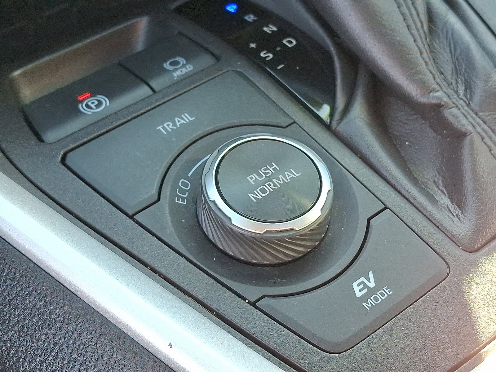 Certified 2024 Toyota RAV4 XLE w/ Convenience Package image 27