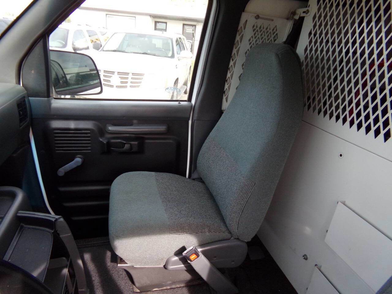 Used 1995 Ford E-250 and Econoline 250 Super RWD image 11