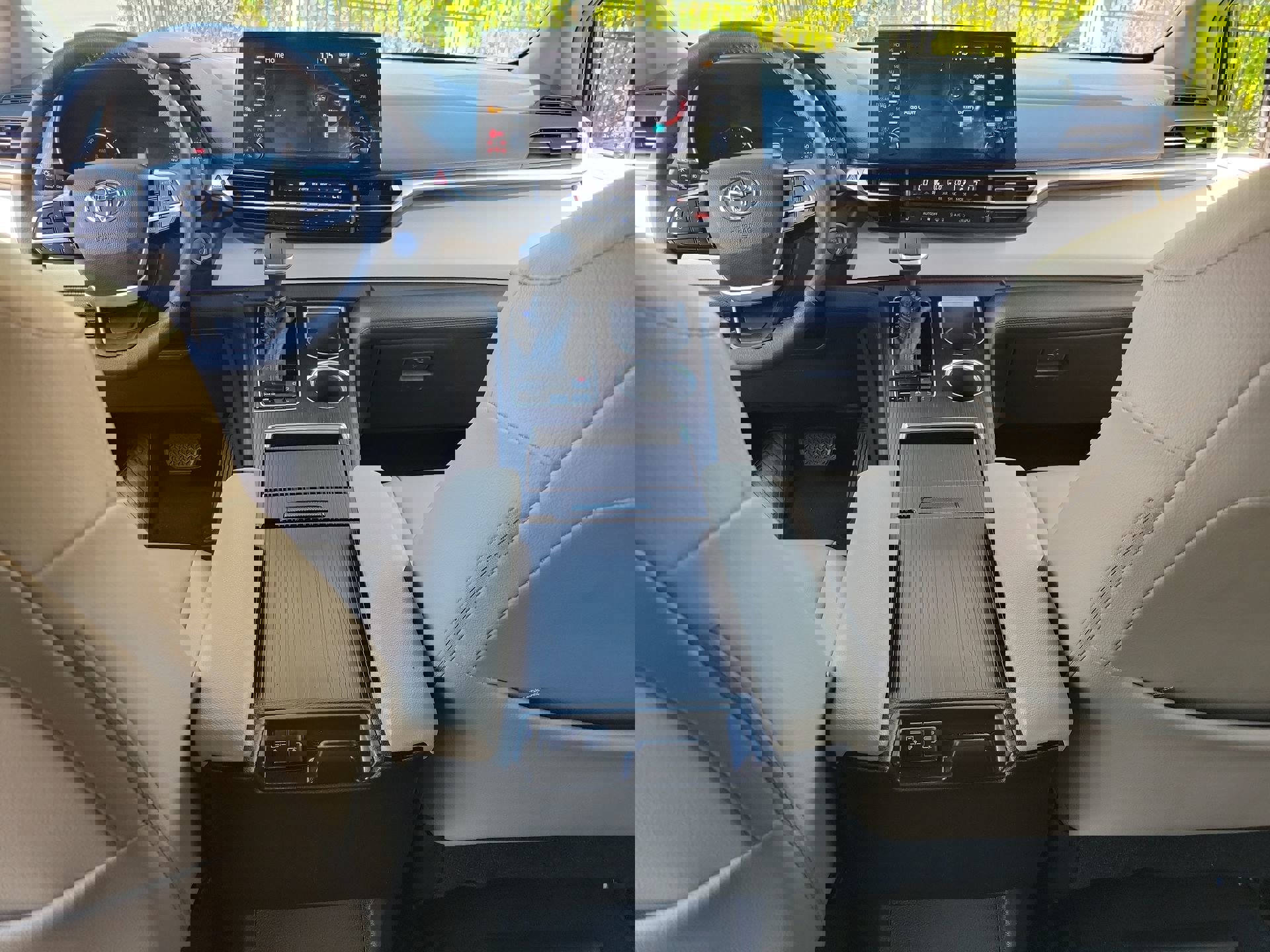 Used 2021 Toyota Sienna XLE AWD/4WD image 16