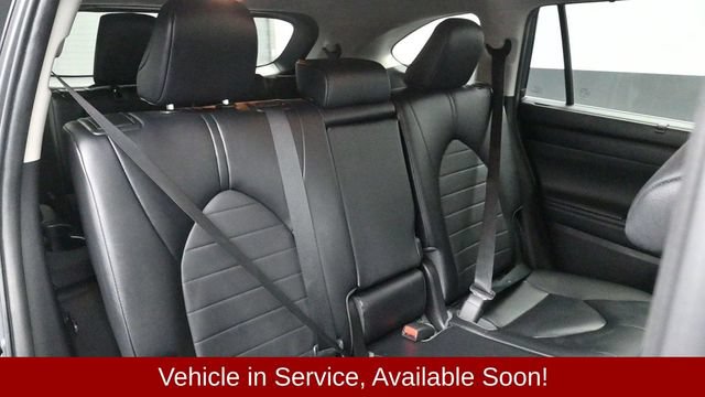Used 2023 Toyota Highlander XLE AWD/4WD image 13