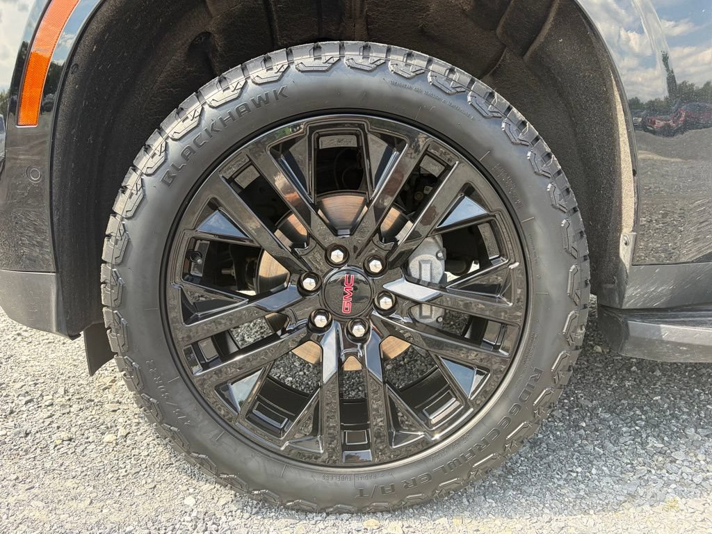 Used 2025 GMC Yukon XL Elevation AWD/4WD image 6