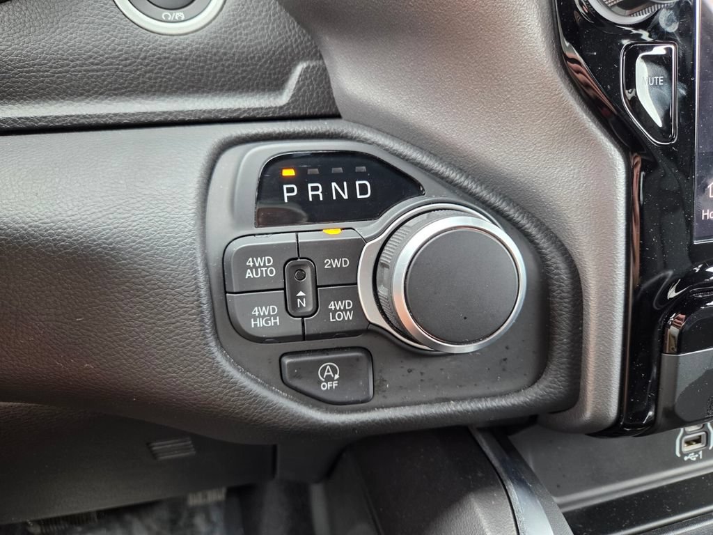 Used 2025 RAM 1500 Big Horn AWD/4WD image 26
