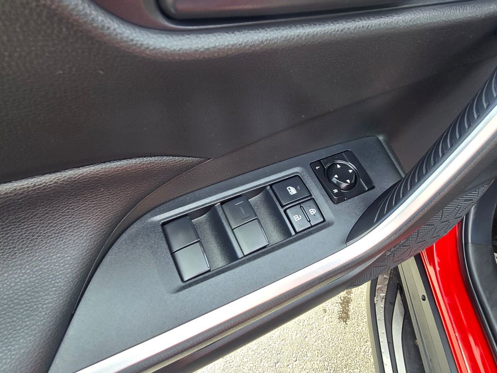 Used 2021 Toyota RAV4 SE w/ Weather & Moonroof Package AWD/4WD image 16