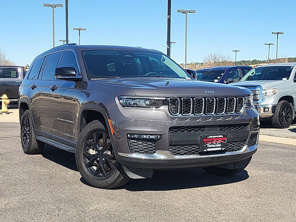 Used 2023 Jeep Grand Cherokee L Limited w/ Luxury Tech Group II image 2