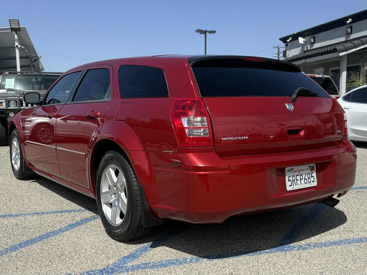 Used 2005 Dodge Magnum SE RWD image 20