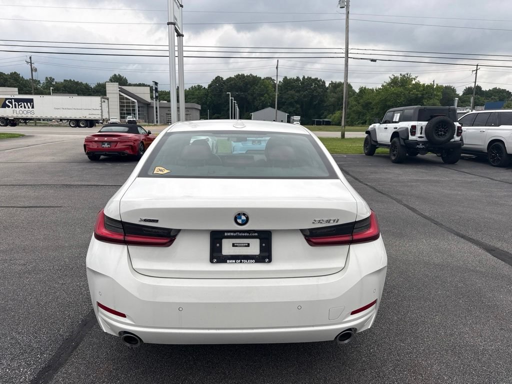 Used 2023 BMW 330i xDrive Sedan w/ Driving Assistance Package AWD/4WD image 21