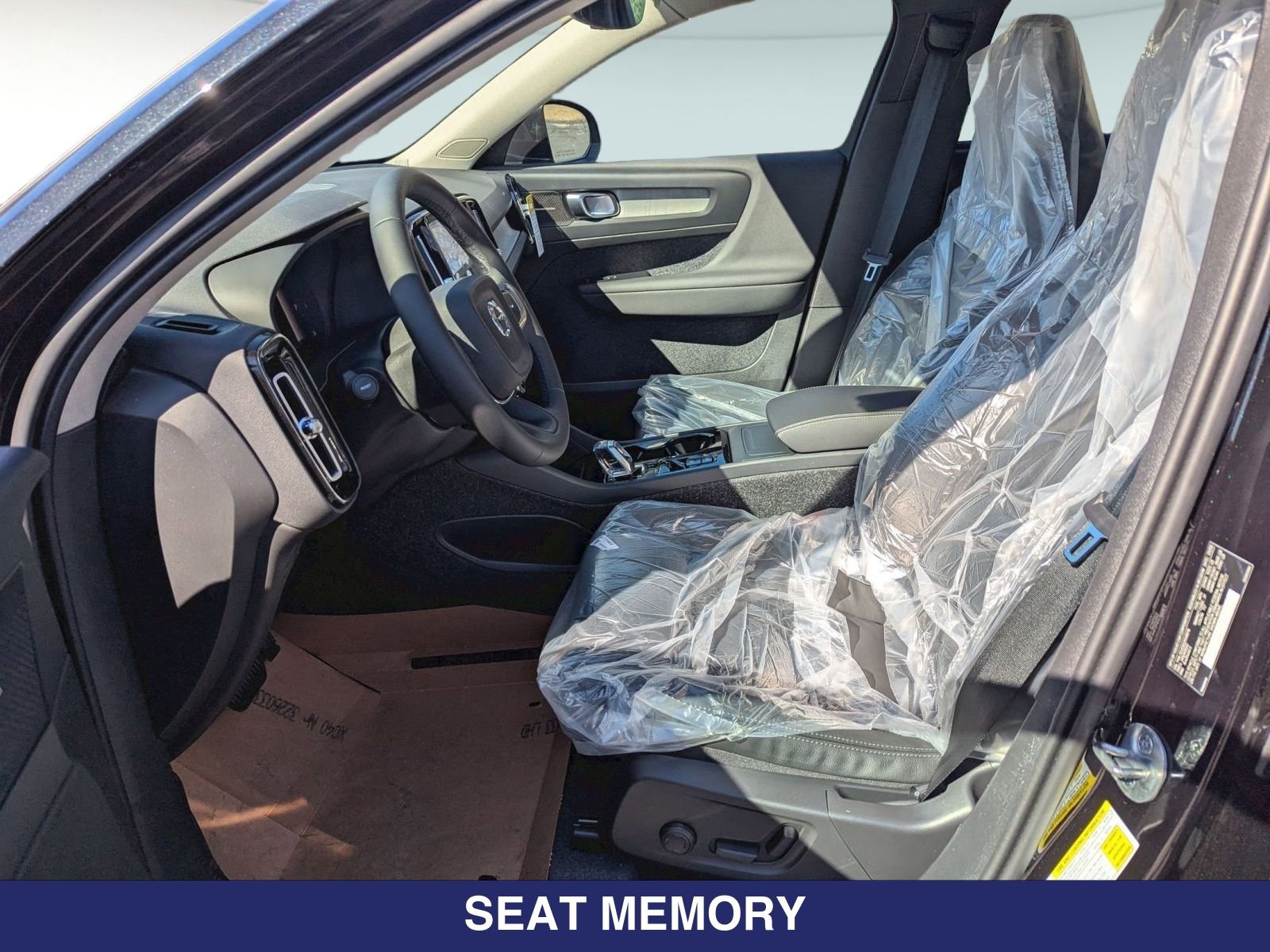 New 2025 Volvo XC40 B5 Plus w/ Protection Package Premier AWD/4WD image 9