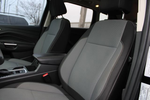 Used 2017 Ford Escape SE w/ Equipment Group 201A image 18