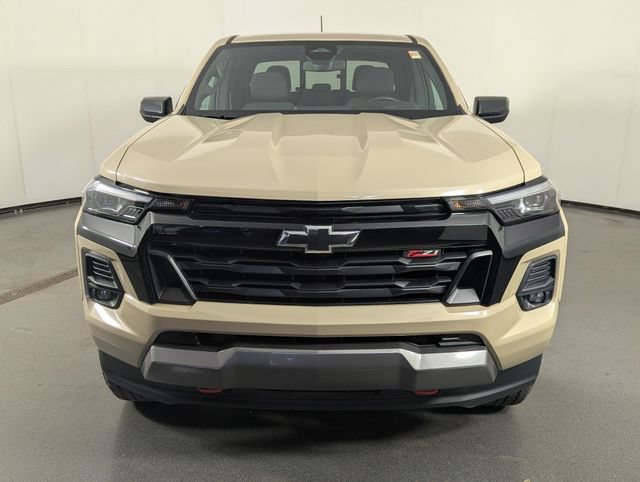 Used 2024 Chevrolet Colorado Z71 w/ LPO, Dark Essentials Package AWD/4WD image 3
