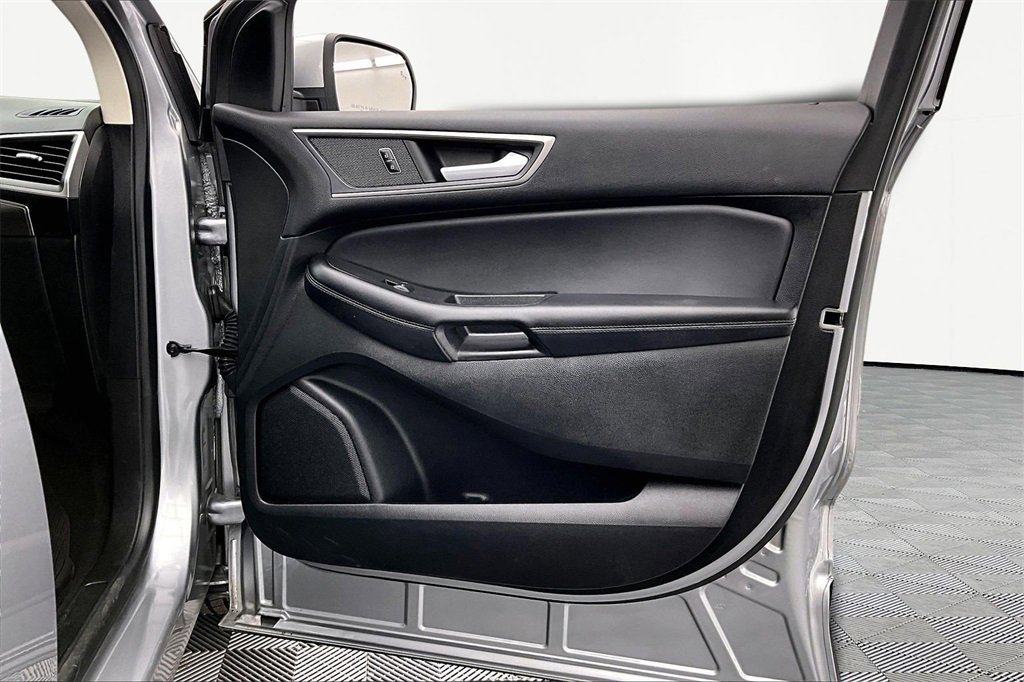 Used 2022 Ford Edge SEL w/ Convenience Package image 24