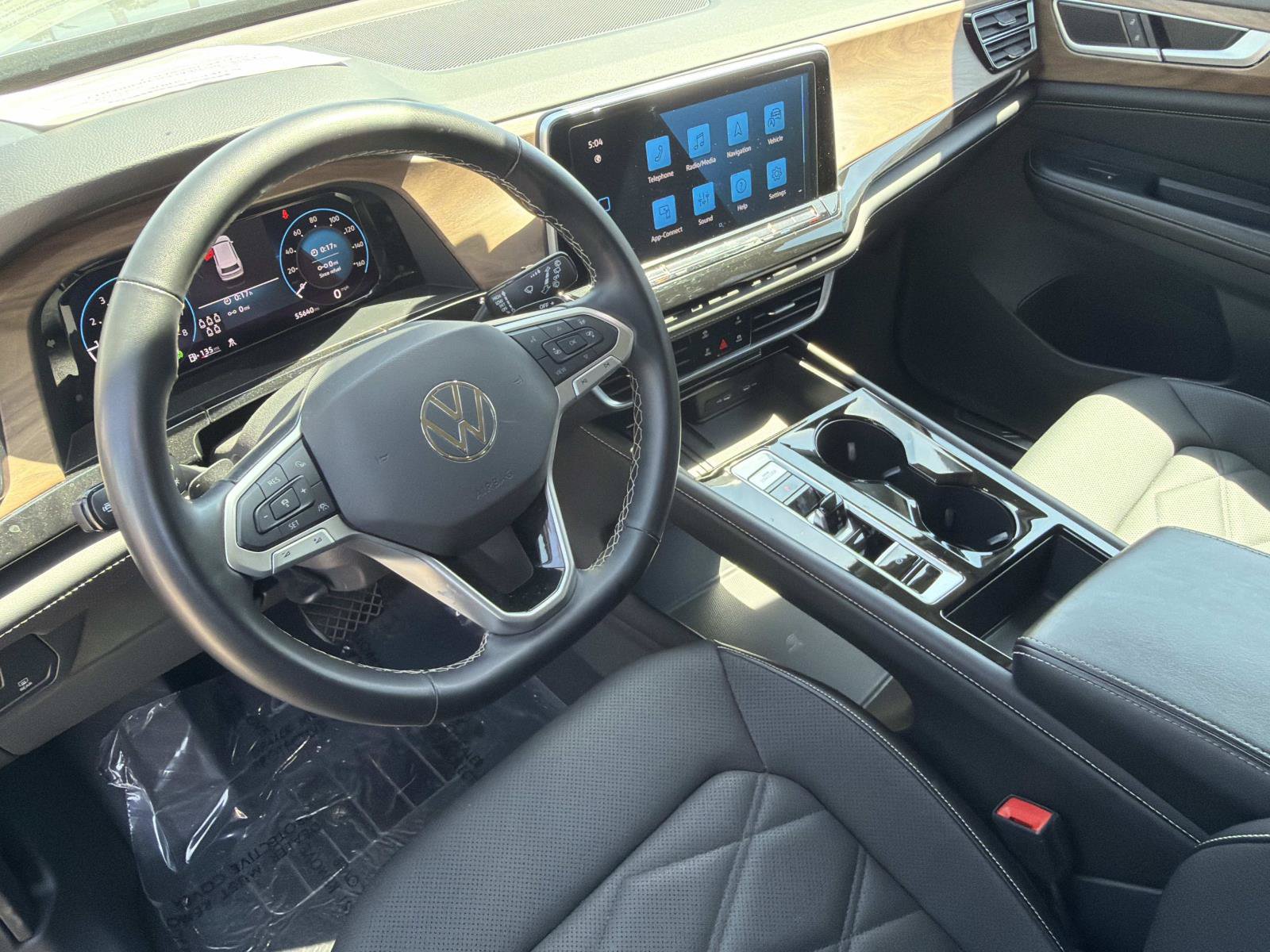 Used 2025 Volkswagen Atlas SE FWD image 7