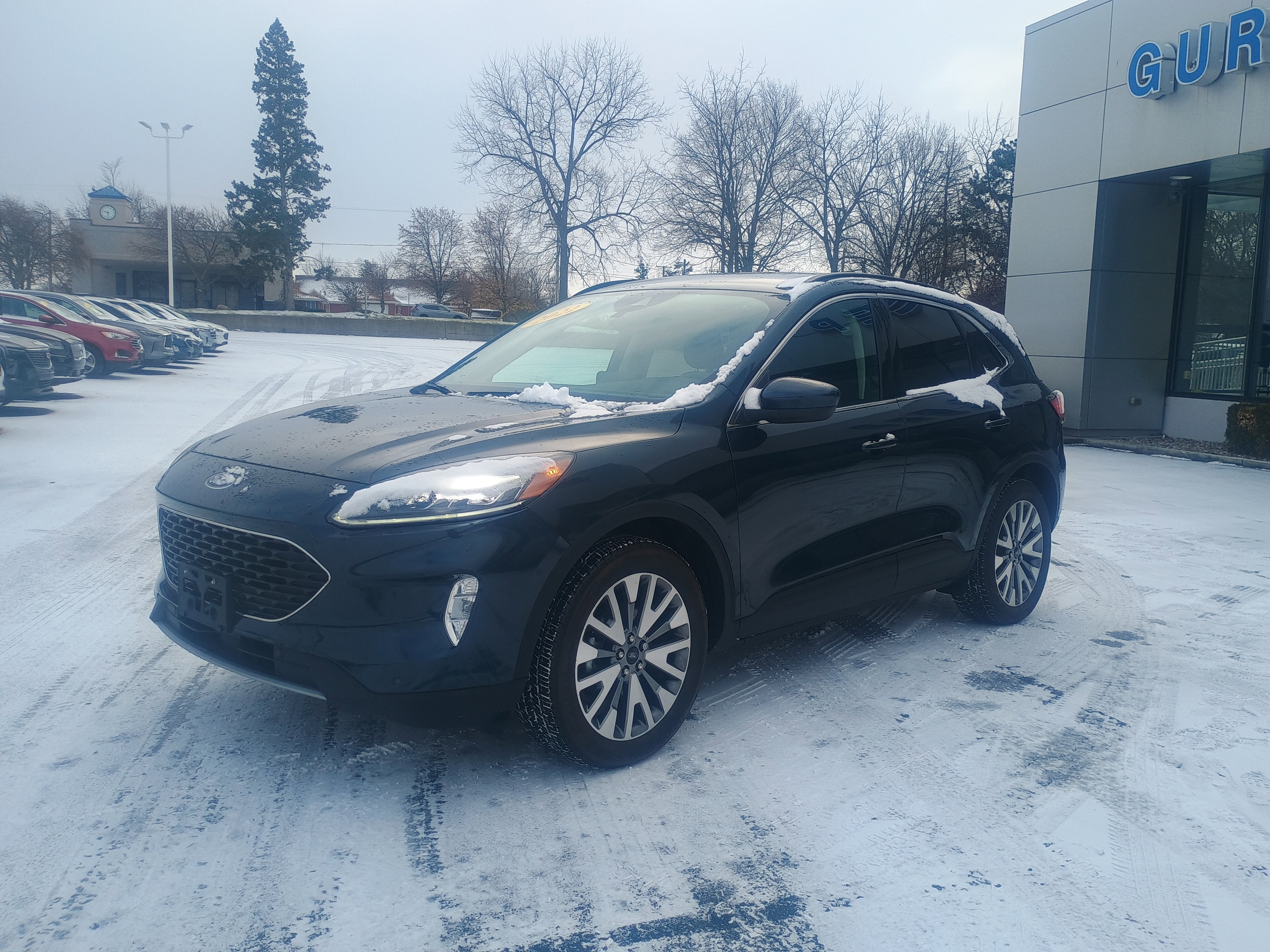 Certified 2022 Ford Escape Titanium w/ Class II Trailer Tow Package image 3