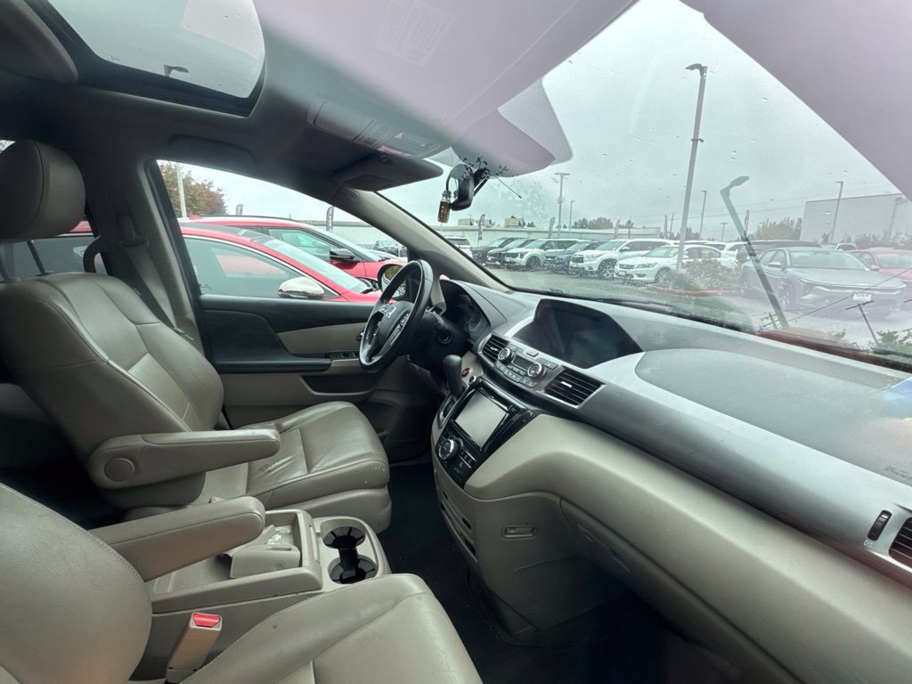 Used 2015 Honda Odyssey Touring Elite image 11