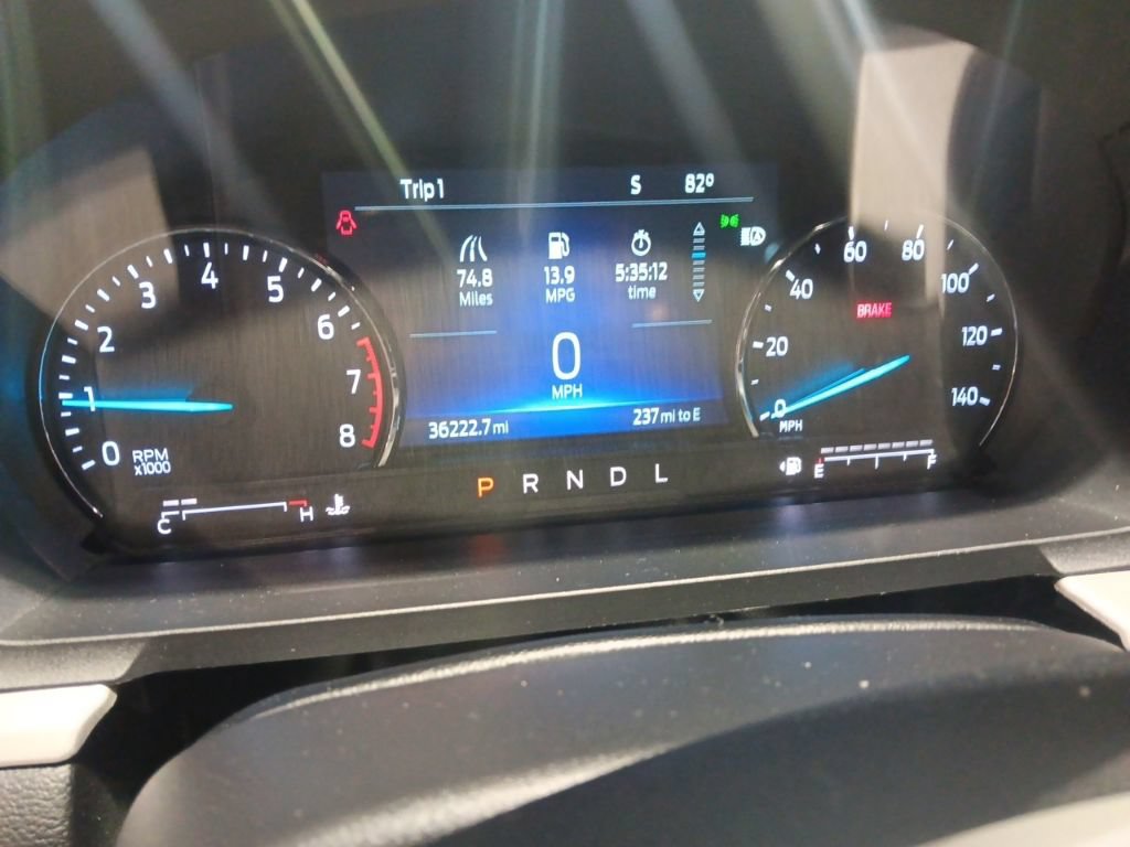 Used 2023 Ford Explorer XLT w/ Equipment Group 202A AWD/4WD image 4