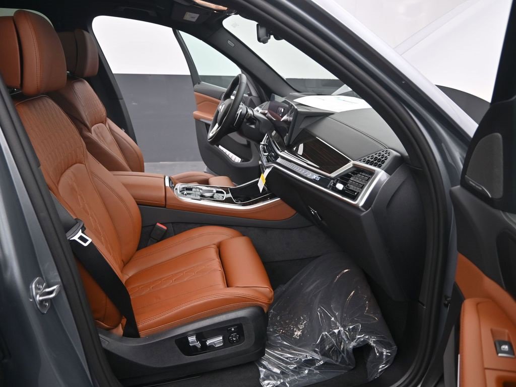 Used 2026 BMW X5 xDrive50e w/ Premium Package image 24