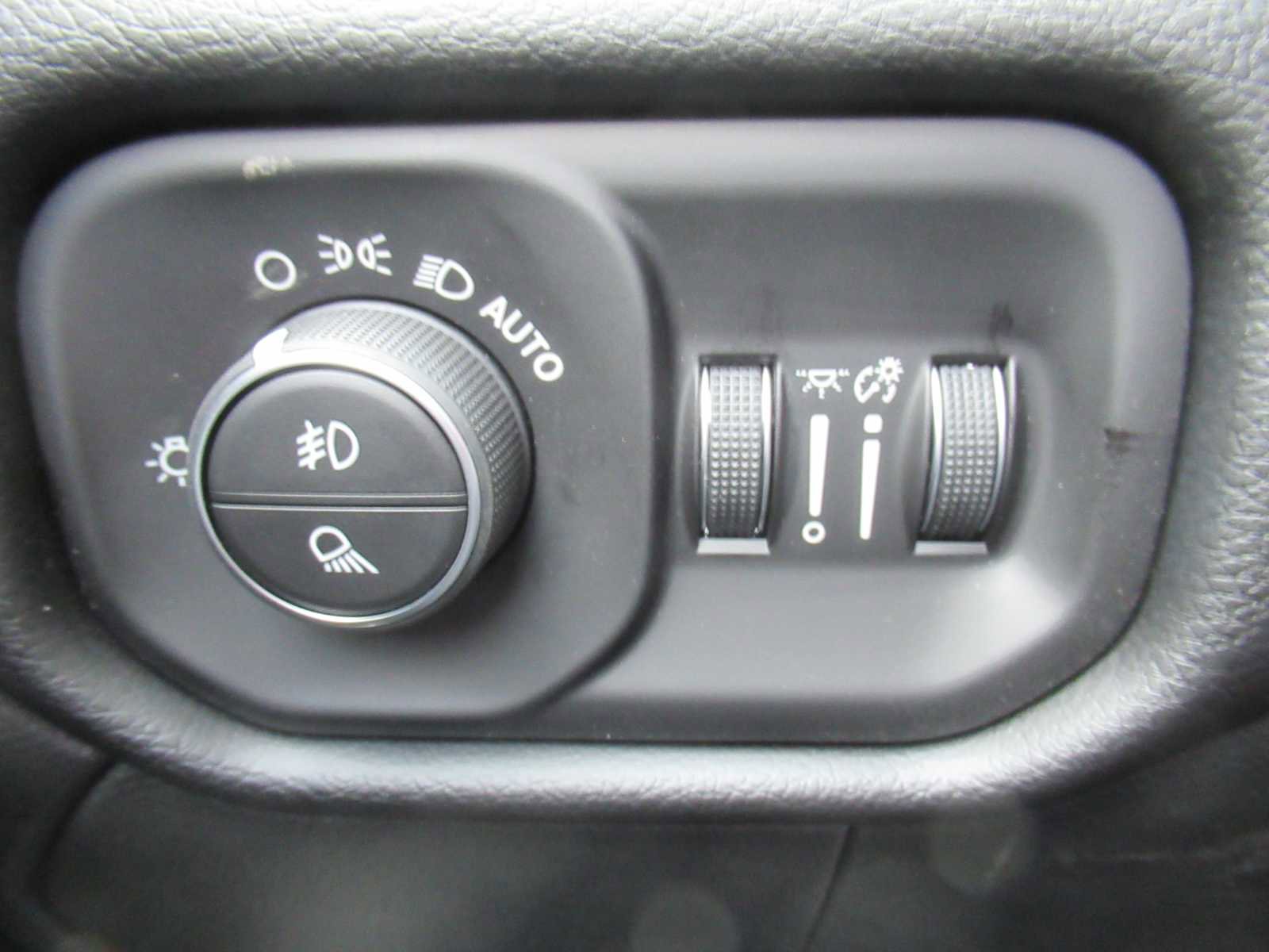 New 2026 RAM 3500 Laramie image 32