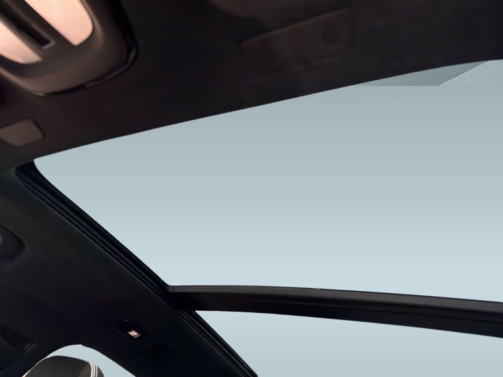 Certified 2024 Volvo XC40 Recharge Plus w/ Protection Package Premier RWD image 15