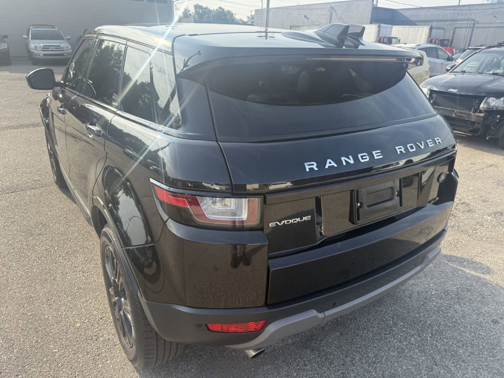 Used 2019 Land Rover Range Rover Evoque SE Premium image 3