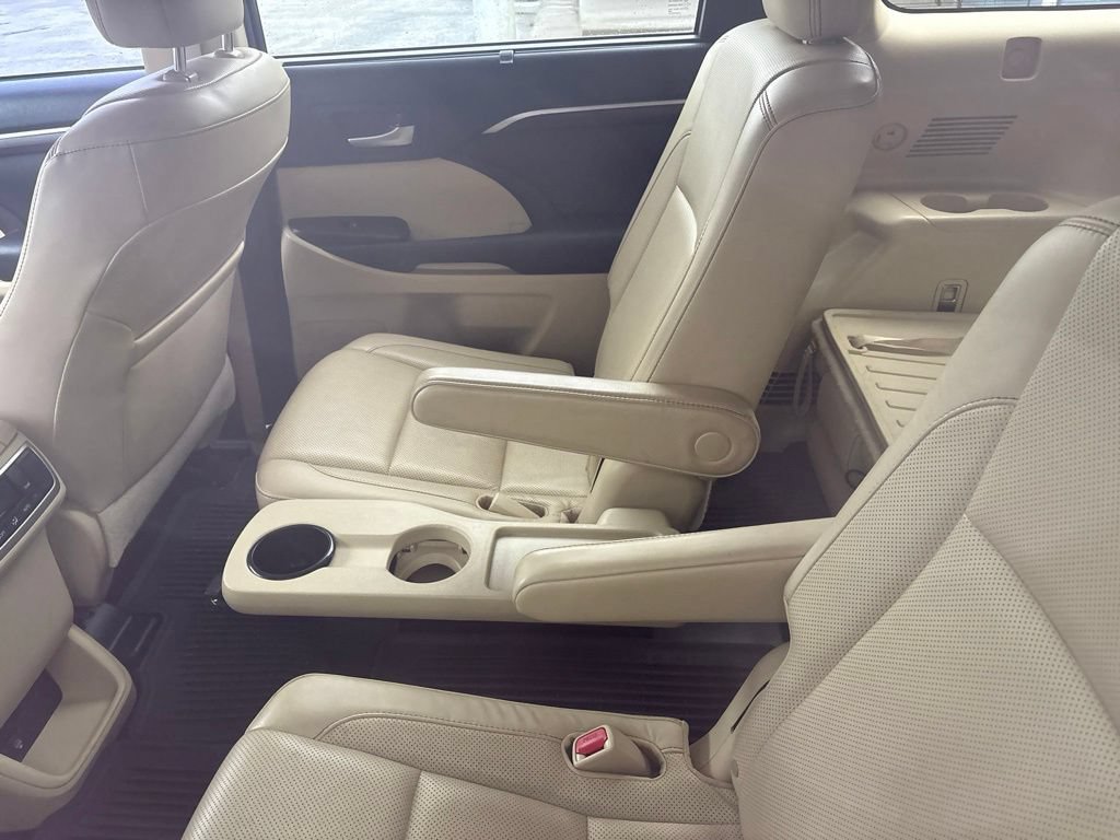 Used 2015 Toyota Highlander Limited AWD/4WD image 13