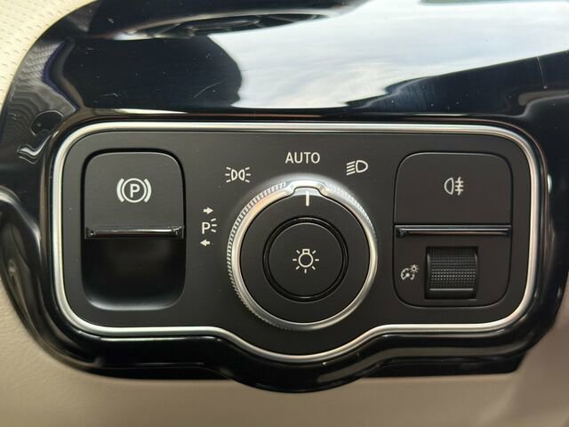 Certified 2025 Mercedes-Benz CLA 250 4MATIC image 34