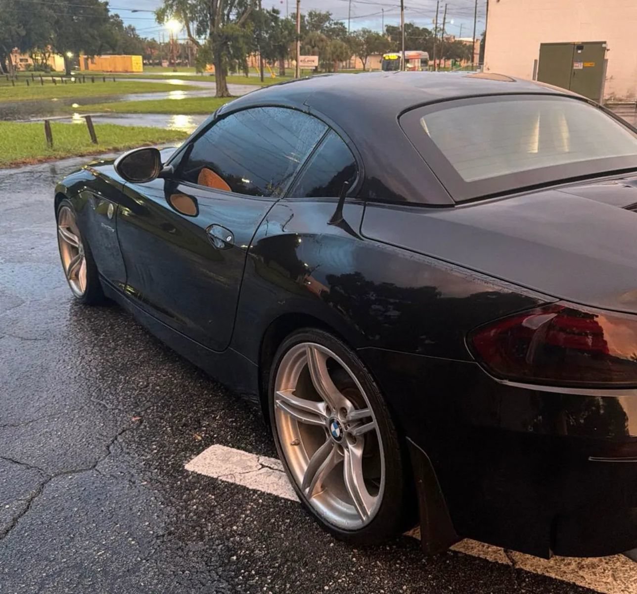 Used 2012 BMW Z4 sDrive35is RWD image 4