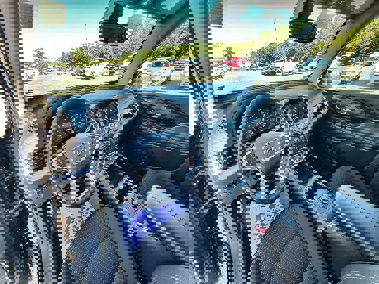 Used 2024 GMC Terrain SLE image 10