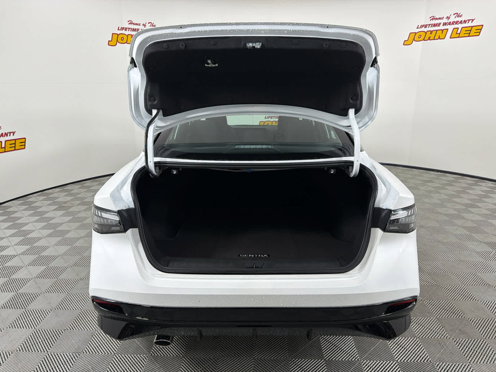 New 2026 Nissan Sentra SR w/ Floor Mat Package image 5