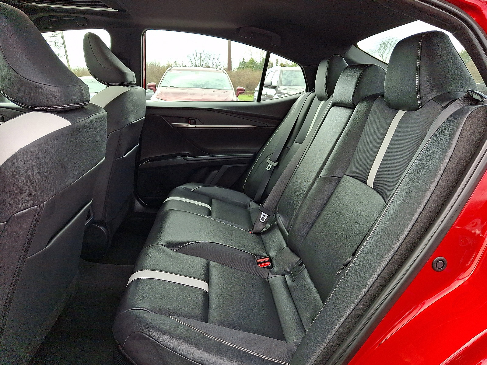 Used 2026 Toyota Camry Hybrid w/ Multimedia Upgrade Package FWD image 10