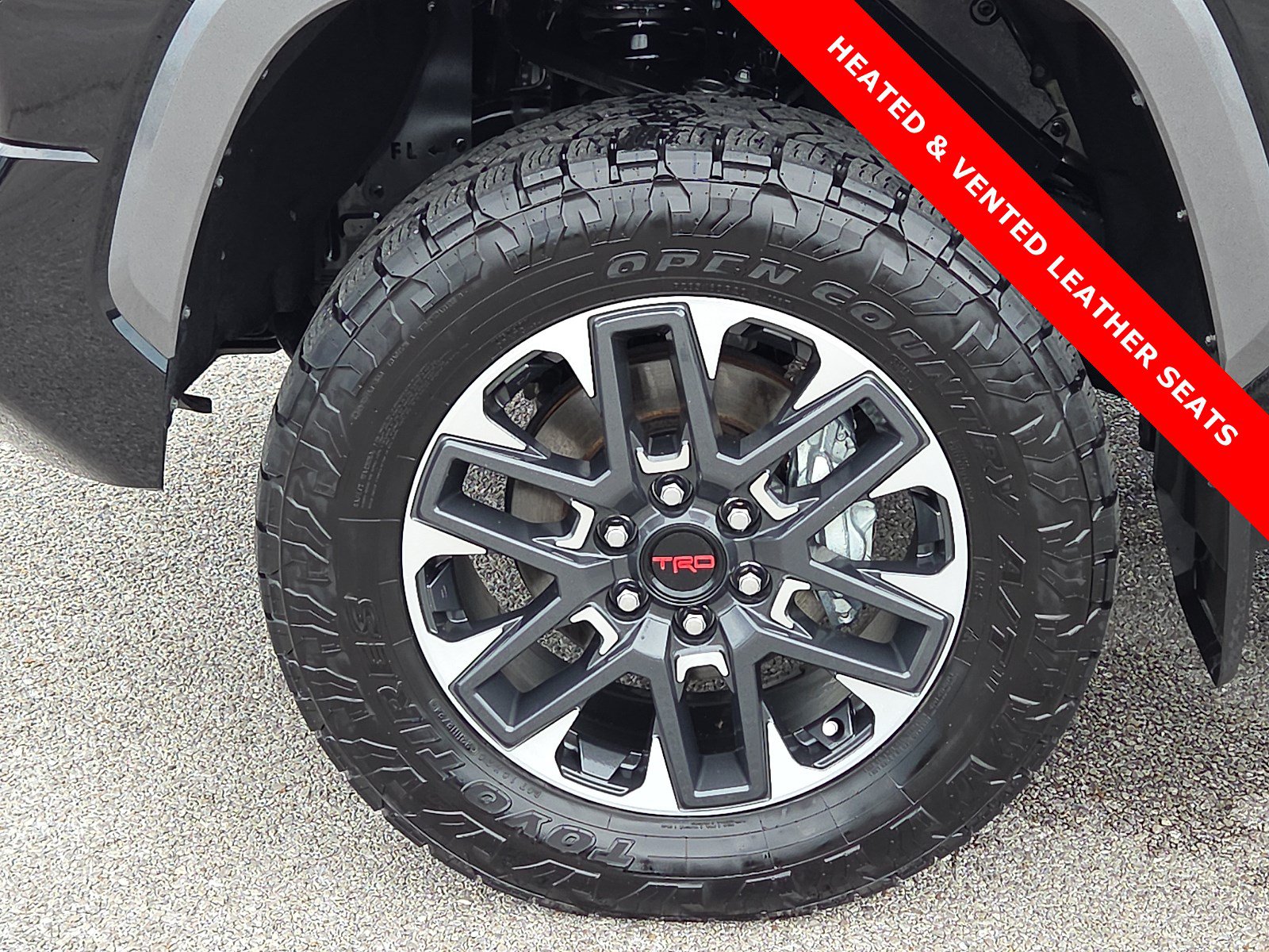Used 2024 Toyota Tundra Limited AWD/4WD image 7