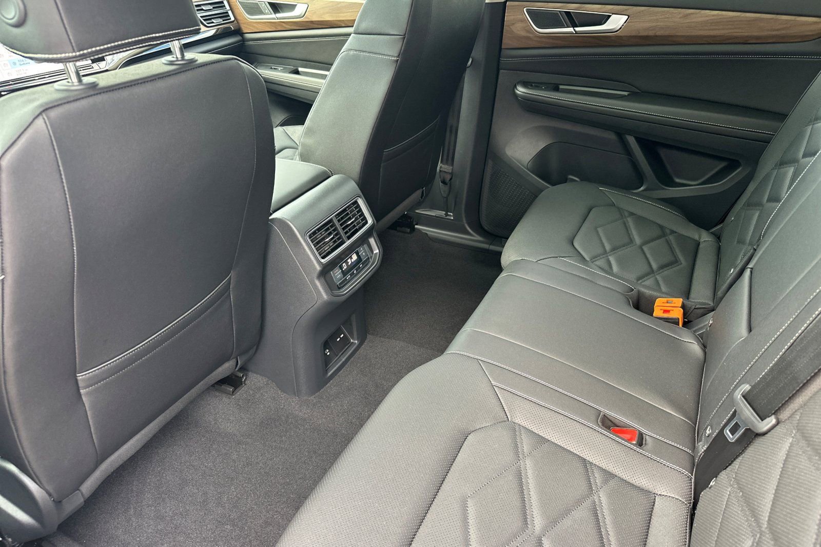 New 2026 Volkswagen Atlas SE image 11