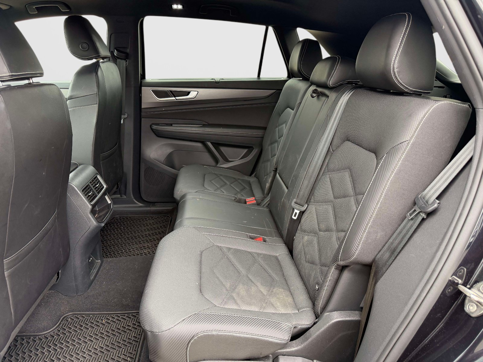 Certified 2024 Volkswagen Atlas Cross Sport SE AWD/4WD image 12