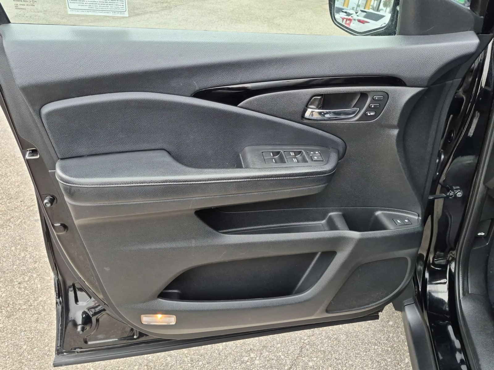 Used 2017 Honda Pilot Touring image 10