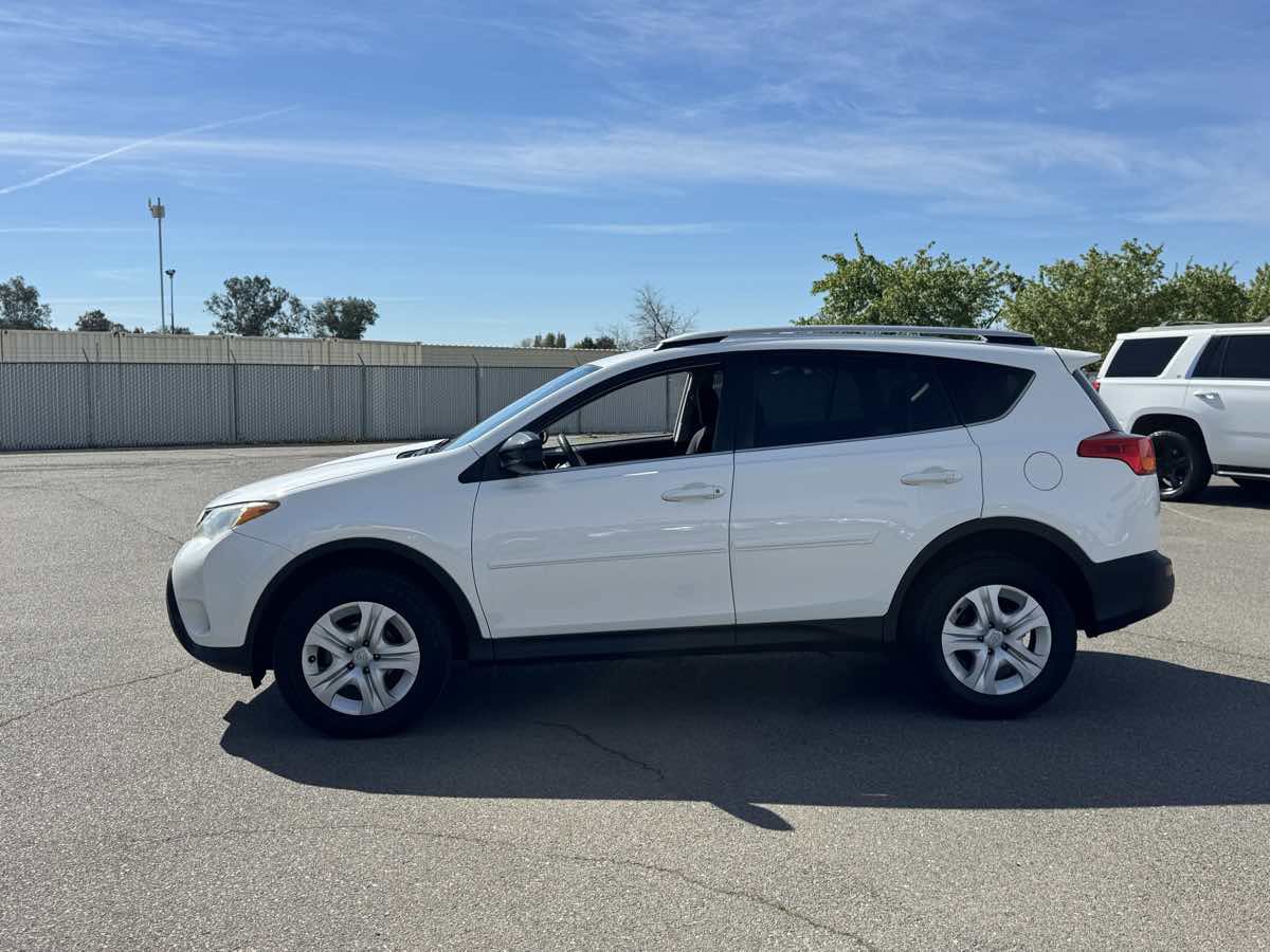 Used 2015 Toyota RAV4 LE image 6