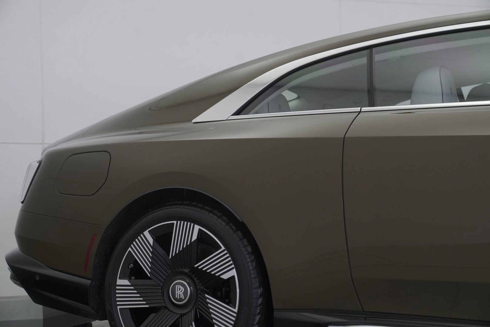 Certified 2024 Rolls-Royce Spectre w/ Spectre Launch Package image 12