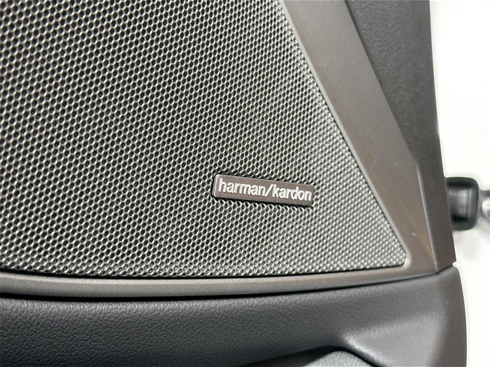 New 2025 BMW 330i Sedan w/ Premium Package RWD image 33