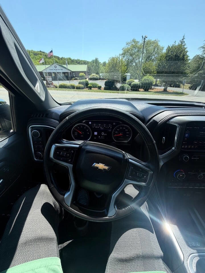 Used 2019 Chevrolet Silverado 1500 LTZ w/ LTZ Premium Package AWD/4WD image 20