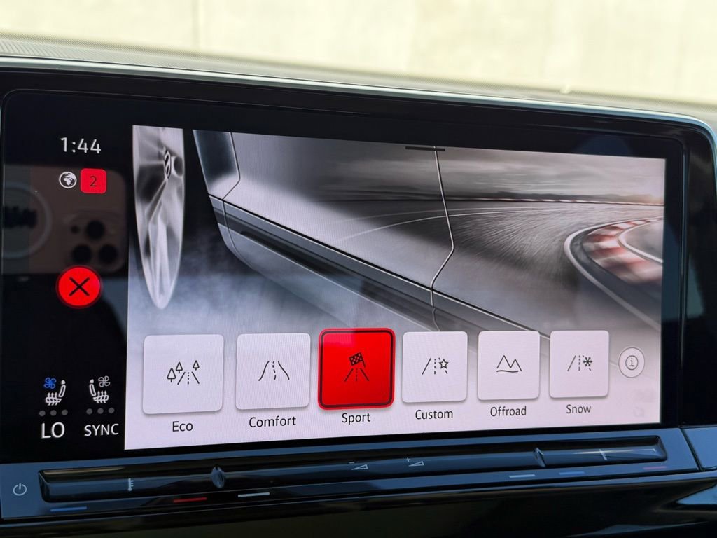 Certified 2025 Volkswagen Atlas SEL AWD/4WD image 18