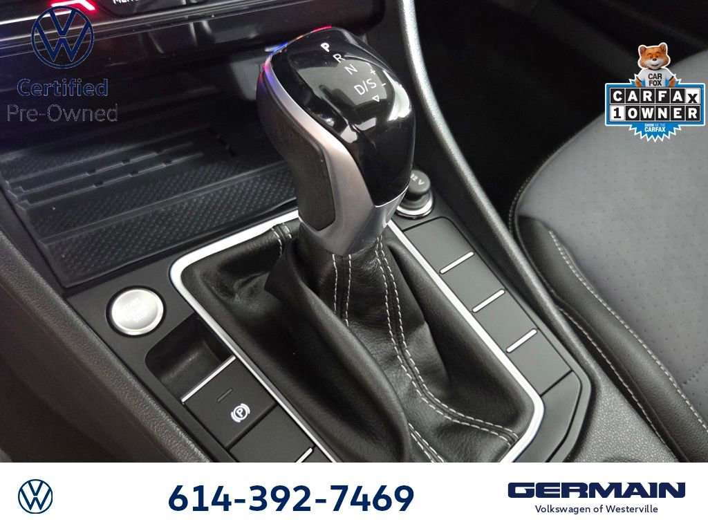 Certified 2025 Volkswagen Jetta SE w/ Sunroof Package image 30