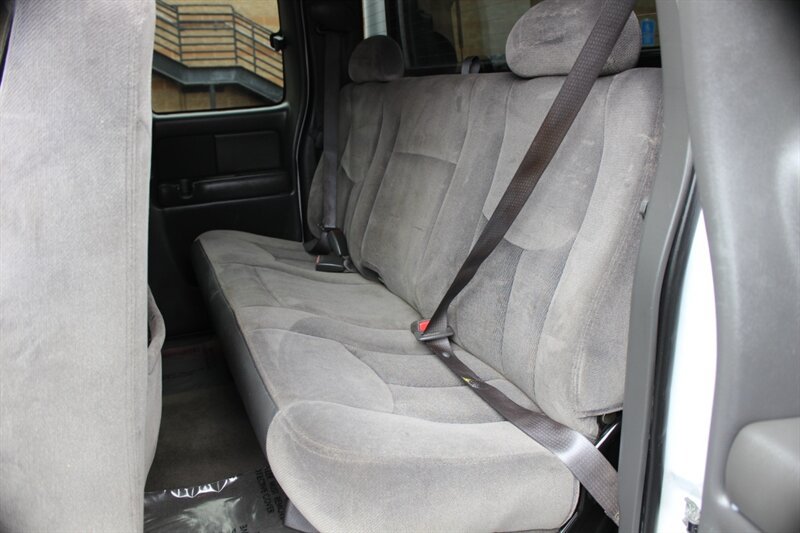 Used 2003 GMC Sierra 2500 SLE w/ Skid Plate Package AWD/4WD image 11