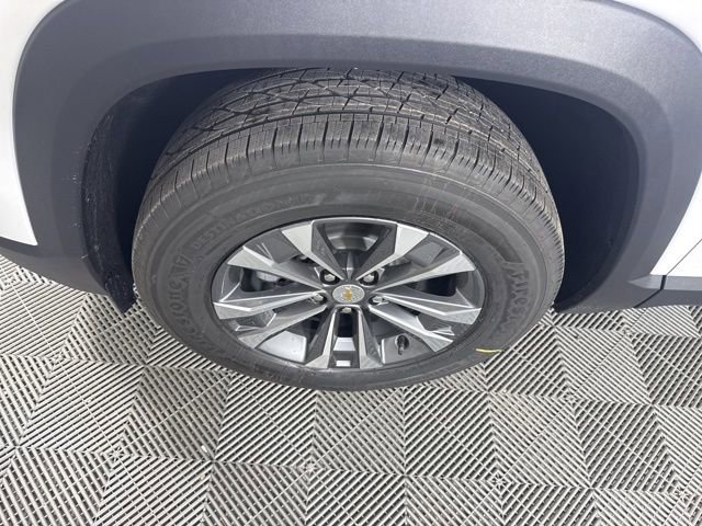 New 2026 Chevrolet Equinox LT w/ Safety and Technology Package FWD image 10
