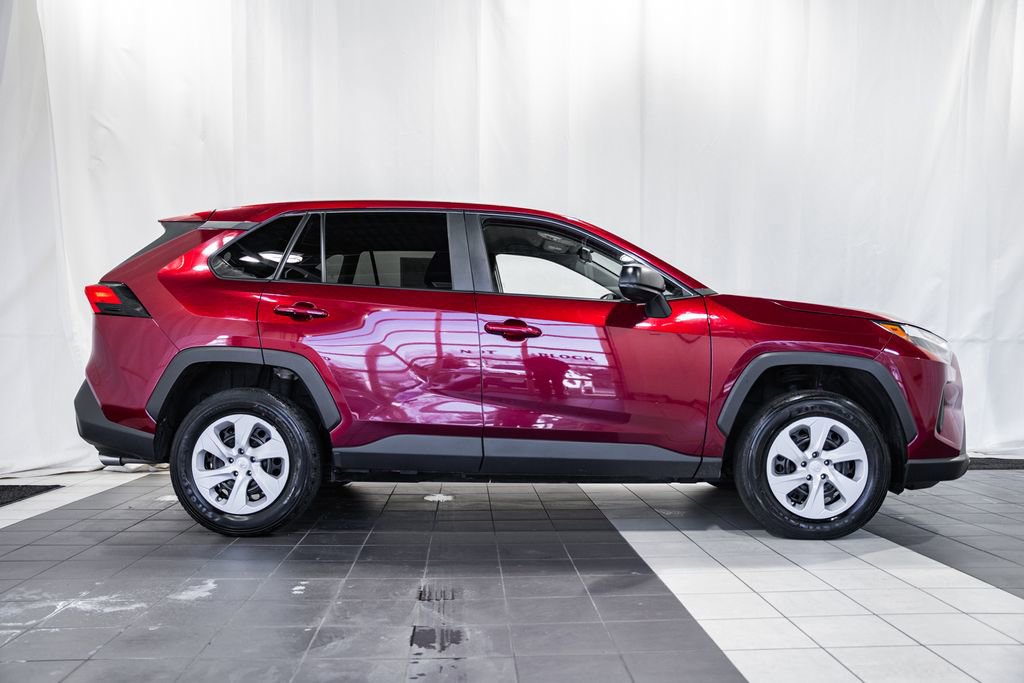 Used 2024 Toyota RAV4 LE image 3
