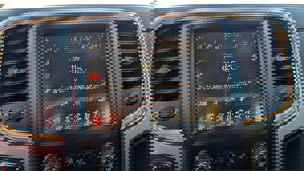 Used 2014 RAM 1500 Laramie w/ Convenience Group image 13