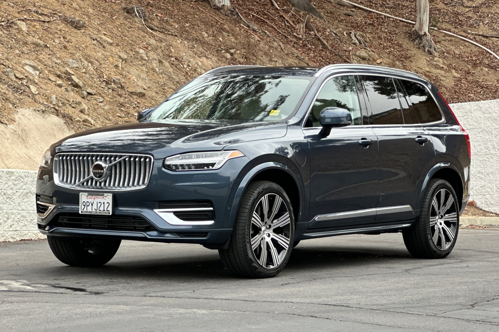Used 2025 Volvo XC90 T8 Plus AWD/4WD image 8